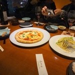みつけ - ピザ、フレッシュなトマトが、良いね。　パスタも、なかなかですよ。