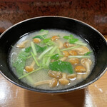 宝寿司分店 - なめこ汁