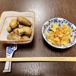 Sanukitei - 生落花生を茹でたのと、ゆり根チップス
