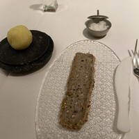 ベージュ アラン・デュカス 東京 - 