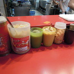 家系総本山 ラーメン 吉村家 - 卓上のいろいろ