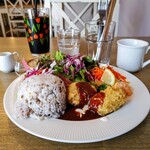 プティルーチェ - ウイークリー1 プレートランチ1320円  (ポテトクリーミーコロッケ デミグラスソースかけ エビレモンマリネ添え)