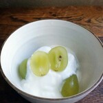 こだわり市場 - 料理写真:季節の果物ともごく自然に馴染む味