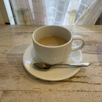 Fru-Full - 紅茶はポット提供で2杯分。ミルクティーも楽しめるのは嬉しい。