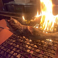 【まな板の上のサカナ】鮮魚丸一尾炉端焼き