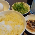 Emu Kei Resutoran - ご飯(普通盛)と雑炊セット