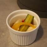 Cafe LUCK - 胡瓜、パプリカ、長芋のピクルス