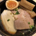 麺屋一燈 - 清湯醤油ラーメン+味玉+小ライス