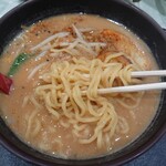 麺場 田所商店 - 北海道味噌ラーメン803円　麺アップ