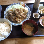 まるい食堂 - 生姜焼き定食