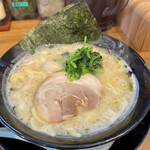 横浜家系ラーメン春吉家 - 濃さ・麺の硬さ・脂は選べますが全て普通です！