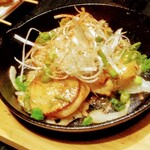 炭火ダイニング　いさまる - ホタテバターの鉄板焼き