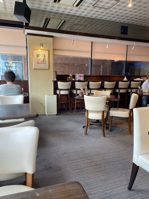 CAFE&amp;LOUNGE OASI photo 4