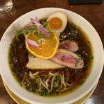 海老丸らーめん - 2杯目。サービスの味玉あざます❤️