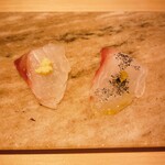 すし寿 - 2種類の味付けでいただけるのも嬉しい。オリーブオイルのキャビアでいただく♡