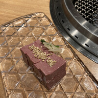 北新地 肉料理 名門 - 懐かしのレバ刺し