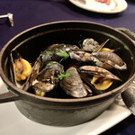 名前のないイタリア料理店 - ○モンサンミッシェル産ムール貝のココット蒸し様(2000円)