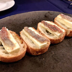 名前のないイタリア料理店 - 〇アンチョビバターバケット様（1200円）