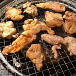 Akakara Kooriya Mato Mitaten - 鶏肉2種  焼いてます！