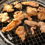 赤から - 鶏肉2種  焼いてます！