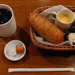 カフェ珈琲館 - ウインナーロールモーニング