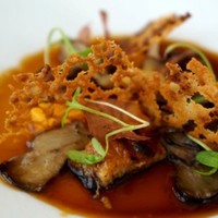 エスキス - ファグラのフランに炭火焼き穴子 
                  
                  