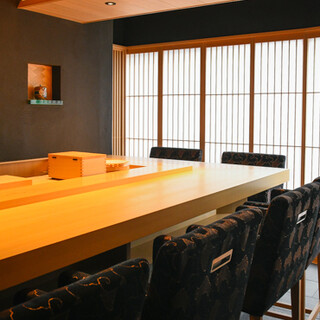 A private counter room is also available. A luxurious space where you can forget the hustle and bustle of the city.