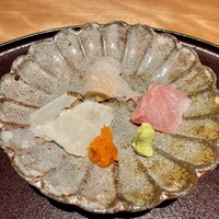 馳走 啐啄一十  - お造り：皮剥と肝・炭火炙り虎魚・炭火炙り金目鯛