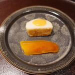 馳走 啐啄一十  - 素揚げ海老芋(徳島)の柚子味噌載せ、自家製カラスミ(冷凍2年熟成)