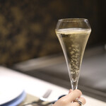 新宿 鉄板焼き Sublime - champagneで乾杯