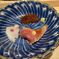 鮨 権左衛門 - 造り盛合せ
                    　輪島 あら6㌔6日目、筋子粕味噌漬、石川 迷い鰹腹身　藁焼 大蒜醤油漬