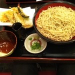 家族亭 - 家族で梅田に来たらいつもここ。特盛天セイロ。その後そば湯でほっこり、お酒が飲めたらいいのに。