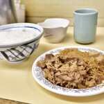 牛丼専門サンボ - お皿(卵付き)@税込610円