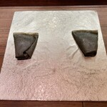 セルサルサーレ - ブラックオリーブのクレープに包んだスミイカ 燻製バター