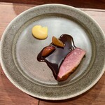 セルサルサーレ - 近江鴨のロースト 葡萄（クイーンニーナ）のソース 燻製マッシュポテト