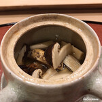 御料理 寺沢 - 中には3本分の松茸