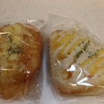 デイリーヤマザキ - 料理写真:総菜パン2種