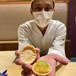 銀座 しのはら - フォアグラとマンゴーとパッションフルーツとシャインマスカットの最中