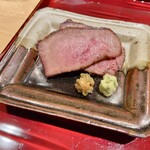 銀座 しのはら - 黒毛和牛のタンの炭火焼き 山葵 南蛮味噌