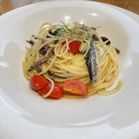 PIZZERIA　37 - オイルサーディンのパスタ。仄かな苦味がパスタの華になる
