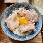 Ramen FeeL - ライスの上に焼豚載せて即席焼豚丼