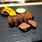 Akihabara Teppanyaki Suburimu - 箸で悠々、和牛ステーキ