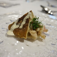 ウシマル - オオモミ茸 九十九里産ホッキ貝 ジャージー牛ミノ グランドペチカ(じゃが芋) 魚のアラのソース
