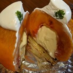 ブーランジェリーパティスリーE-ji&co. - 富有柿のタルトの中身はカスタード