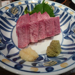 新料理 都留野 - たん刺身　ズームアップ