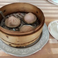 全聚徳 新宿店 - フカヒレ入り小籠包