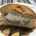 神戸屋 - 栗と生クリームのパン