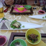 Iwayaki Pontochou Kotoshi - 白豆黒豆の二色生湯葉と水茄子のお造り