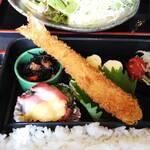 レストラン 牛石 - 海老フライの部分