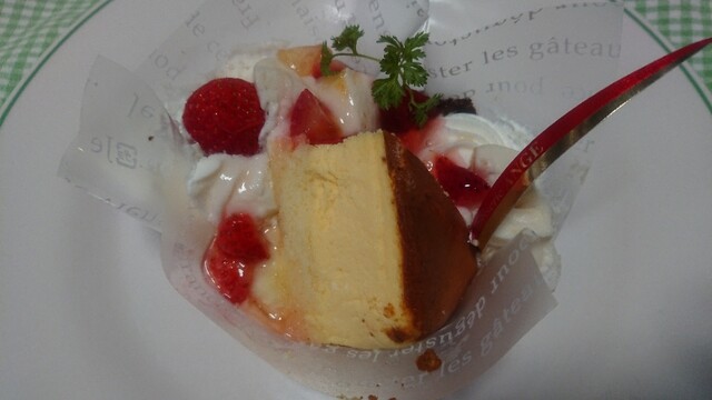 パティスリー アンジュ 星が丘店（P&acirc;tisserie ANGE） - 花巻（ケーキ）の写真